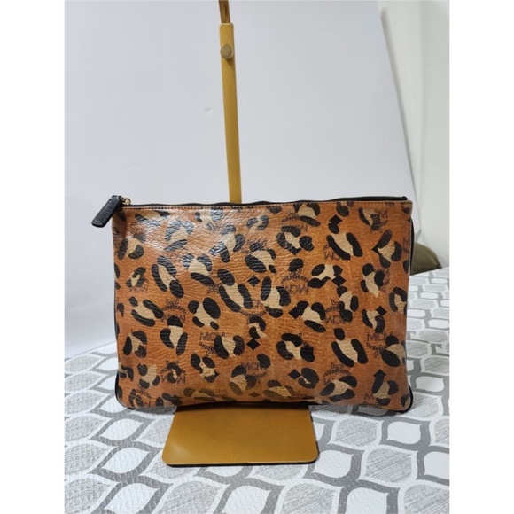 Authentic MCM Leopard Printed Visetos Clutch Brown/Black - Picture 13 of 16